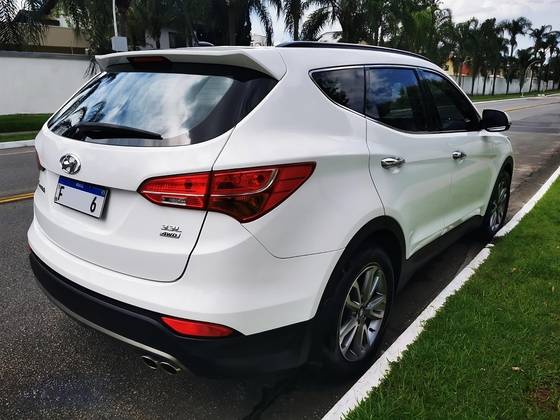 HYUNDAI SANTA FÉ 3.3 MPFI 4X4 V6 270CV GASOLINA 4P AUTOMÁTICO HYUNDAI SANTA FÉ 3.3 MPFI 4X4 V6 270CV GASOLINA 4P AUTOMÁTICO